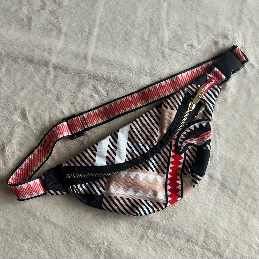 Sprayground SHARKS IN LONDON CROSSBODY